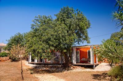 Vivienda Minimalista Prototipica con Containers.