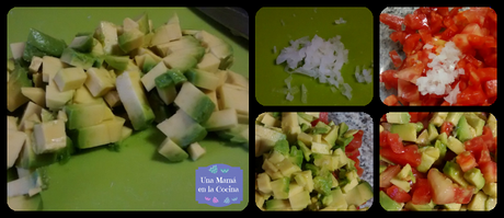 Aguacate y cebolla troceados e incorporados a la ensalada
