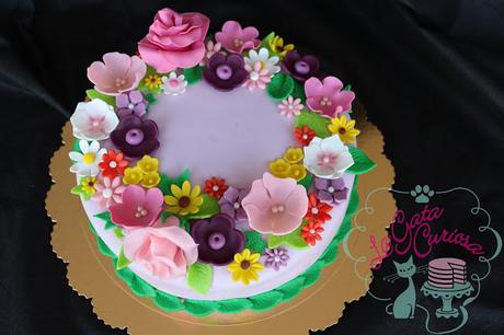TARTA FONDANT CON FLORES