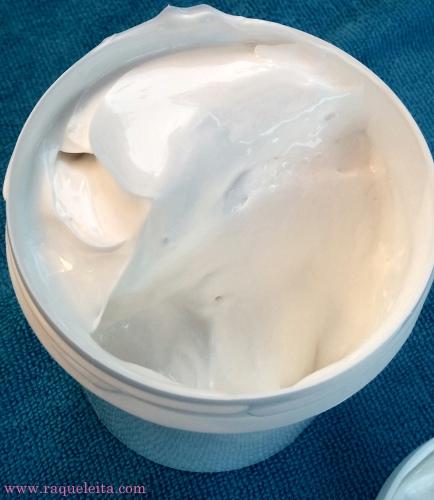 Probando la Crema de Algas Marinas de Germaine de Capuccini
