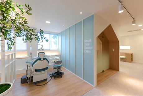 SMALL TREE DENTAL CLINIC: UNA CLÍNICA DENTAL CON UN INTERIORISMO DE LO MÁS ORIGINAL