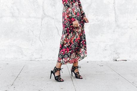 Los_Angeles-Sam_And_Lavi_Dress-Floral_Print-Lace_Up_Sandals-Chanel_Vintage_Bag-Outfit-Street_Style-Collage_Vintage-10