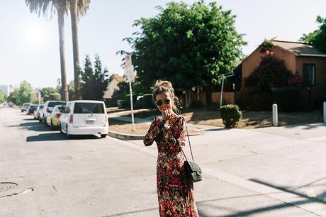 Los_Angeles-Sam_And_Lavi_Dress-Floral_Print-Lace_Up_Sandals-Chanel_Vintage_Bag-Outfit-Street_Style-Collage_Vintage-2