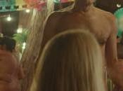 utilizó IKEA anuncio lleno gente desnuda para vender mesas