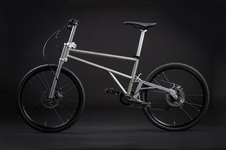 La Helix ofrece una bicicleta plegable en titanio con ruedas más grandes que el promedio La Helix ofrece una bicicleta plegable en titanio con ruedas más grandes que el promedio