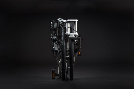 La Helix ofrece una bicicleta plegable en titanio con ruedas más grandes que el promedio La Helix ofrece una bicicleta plegable en titanio con ruedas más grandes que el promedio