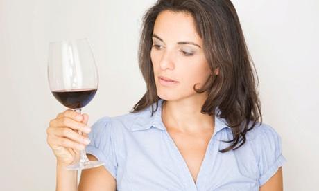 10 Cosas que no debes hacer en una mesa entorno al vino