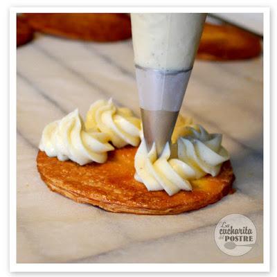 MILHOJAS DE CREMA, MELOCOTÓN Y MANZANA / CUSTARD CREAM, PEACH AND APPLE MILLEFEUILLE