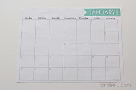 Such a cute free printable calendar for 2015!   landeelu.com