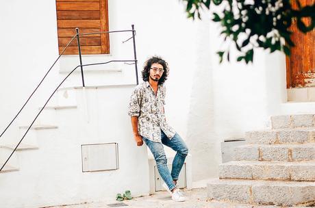 When_In_Ibiza_Cutty_Sark_F_Menswear_Charlie_Cole_Vintage_Shirt_PullAndBear_Jean_Stan_Smith_Adidas_Sneakers_Sunday_Somewhere_sunglasses (10)