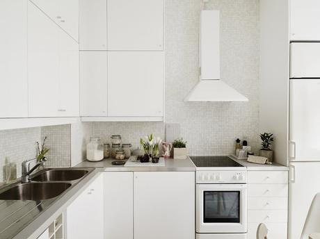 UN MINI APARTAMENTO SUECO EN TONOS EMPOLVADOS