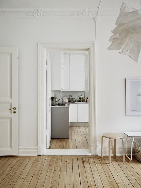 UN MINI APARTAMENTO SUECO EN TONOS EMPOLVADOS