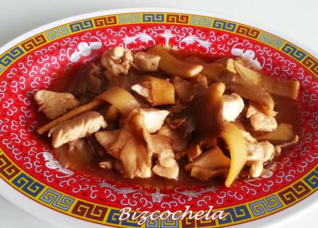 POLLO CON BAMBU Y SETAS