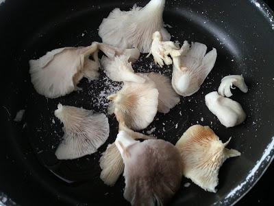 POLLO CON BAMBU Y SETAS