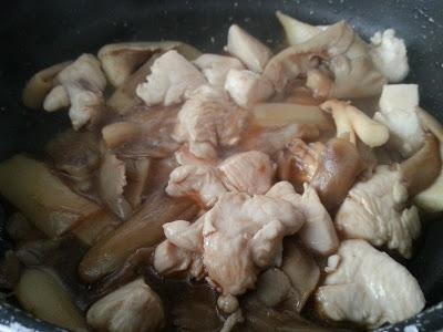 POLLO CON BAMBU Y SETAS