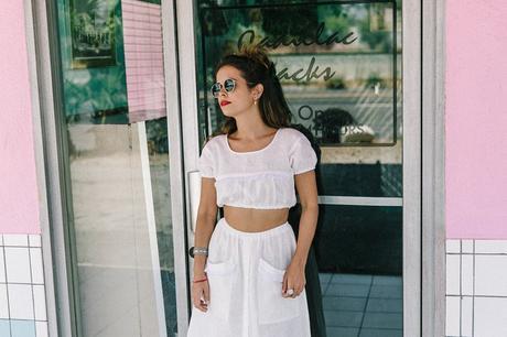 Cadilla_Jacks-Pink_Motel-Los_Angeles-Outfit-Reformation-White_Cropped_Top-Midi_Skirt-Isabel_Marant-Sandals-Collage_On_The_Road-Outfit-Street_Style-74