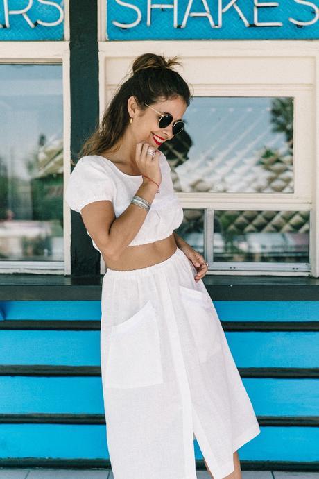 Cadilla_Jacks-Pink_Motel-Los_Angeles-Outfit-Reformation-White_Cropped_Top-Midi_Skirt-Isabel_Marant-Sandals-Collage_On_The_Road-Outfit-Street_Style-57