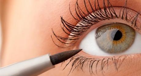 Sencilla técnica que hará que tus ojos se vean grandes y frescos que de costumbre OJOS