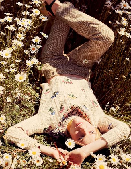Eva Herzigova luce looks de final de verano para ELLE Italia