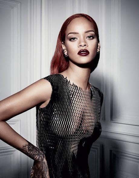 Rihanna lo da todo en nueva sesión para Dior Magazine