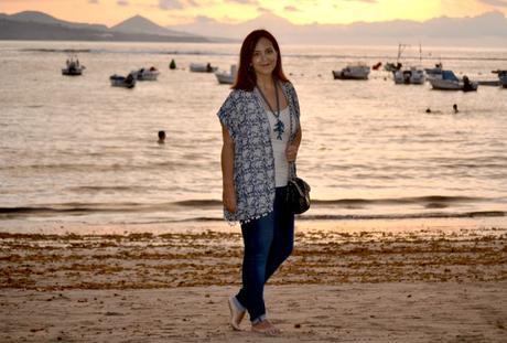 Atardecer_Las_Canteras_Gran_Canaria_ObeBlog_outfit_Mango_massimo_dutti_jeans_kaftán