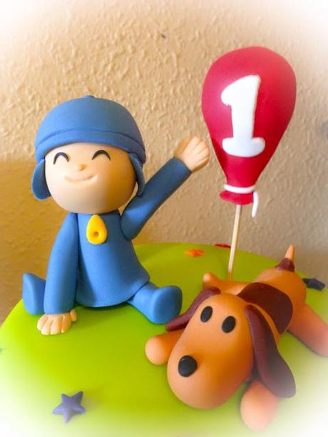 Tarta Pocoyo con Lula en fondant, red velvet