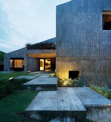 Casa Moderna de Hormigon Armado