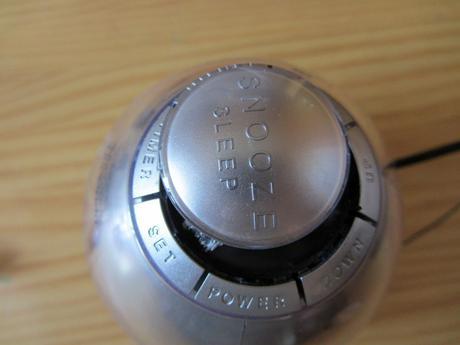 Snooz, el accesorio que te ayuda a dormir gracias al ruido blanco snooz