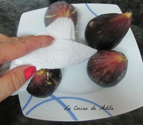 Higos rellenos, de queso con miel