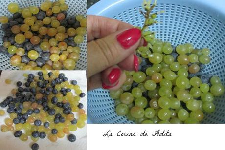 Tarta con uvas fresas y arándanos