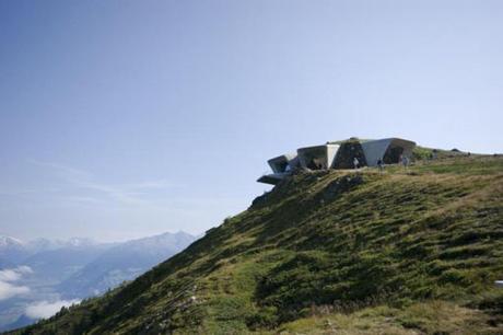 Museo Messner Mountain de Zaha Hadid, en Plan de Corones – Italia.