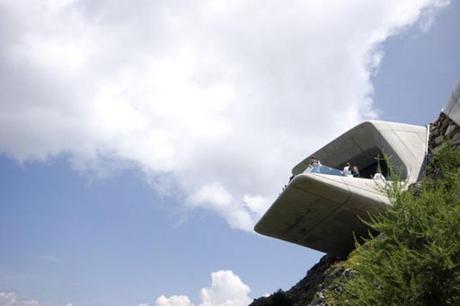 Museo Messner Mountain de Zaha Hadid, en Plan de Corones – Italia.
