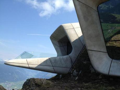 Museo Messner Mountain de Zaha Hadid, en Plan de Corones – Italia.