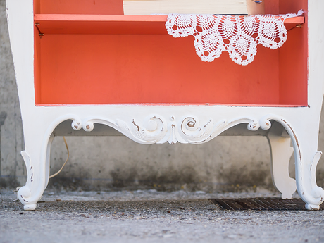 Mesita recuperada Flo