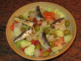 ENSALADA DE SARDINILLAS EN ACEITE