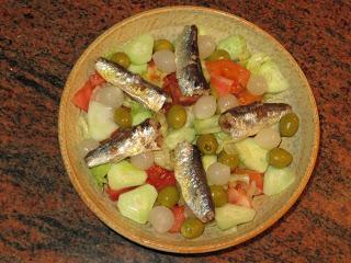ENSALADA DE SARDINILLAS EN ACEITE