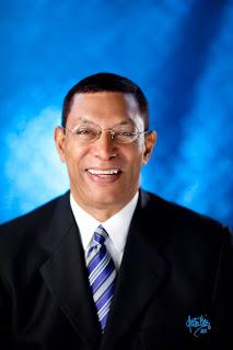 Promueve evento sobre turismo y negocio