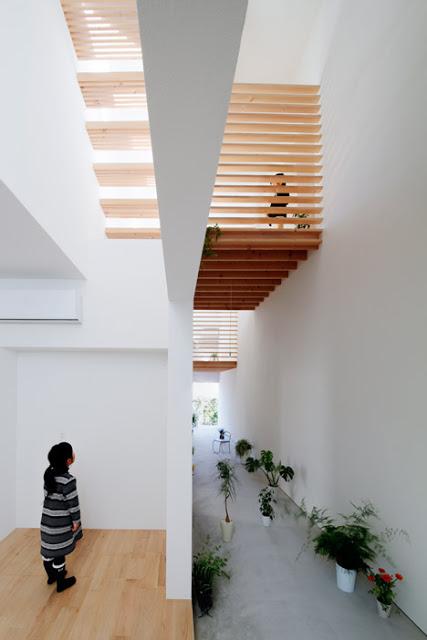 Plataformas de madera alistonada en vivienda de Japón