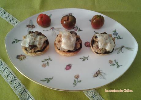 Champiñones rellenos de atún