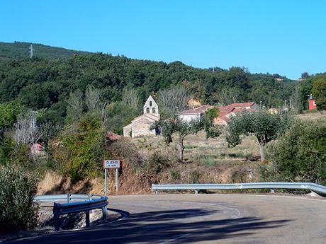 Antiguo Camino de Santiago: de La Robla a Canales, León.