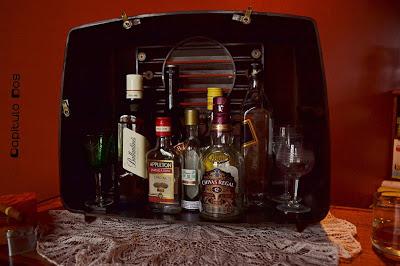 Radio-mini bar II