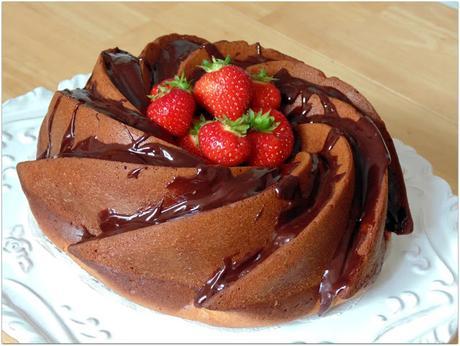 Bundt cake de mascarpone y chocolate