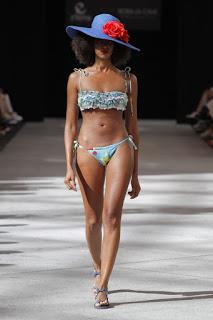 Elena Rubio presenta 'Libre, Linda y Loca' su propuesta para el próximo verano