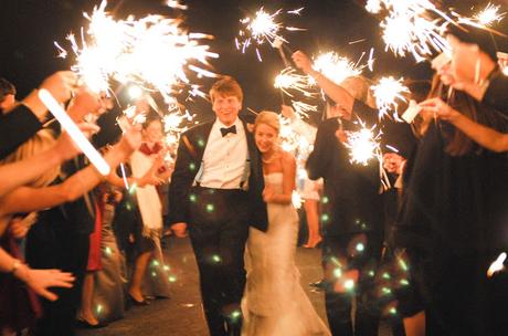 Pon bengalas en tu boda y que brille el amor