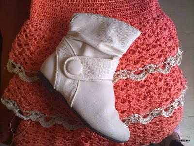 reciclando...de botas a zapatos de ganchillo