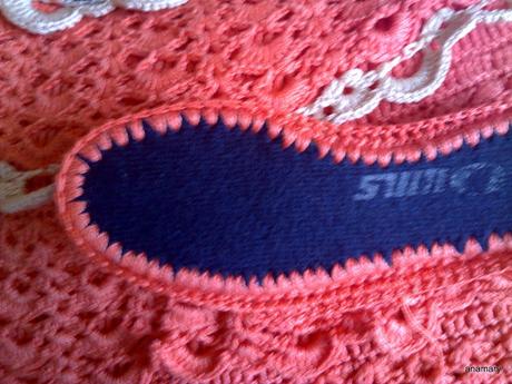 reciclando...de botas a zapatos de ganchillo