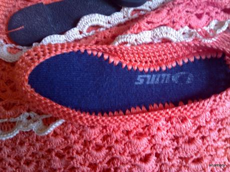 reciclando...de botas a zapatos de ganchillo