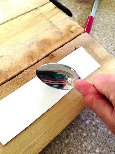 DIY: Haz un cabezal con mensaje con papel transfer para madera DIY: Haz un cabezal con mensaje con papel transfer para madera