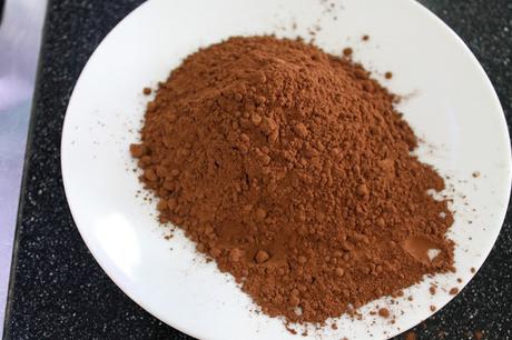 Tarta de mousse de chocolate y praliné con cristales de caramelo