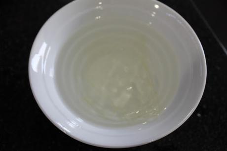 Tarta de mousse de chocolate y praliné con cristales de caramelo